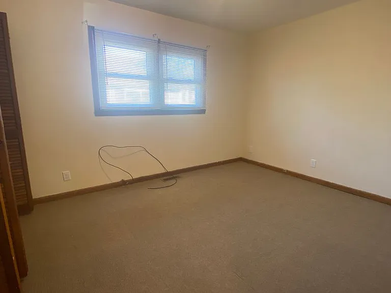 1404 Lape St — Photo 7