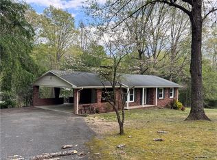 215 Cardinal Ln, Ronda, NC