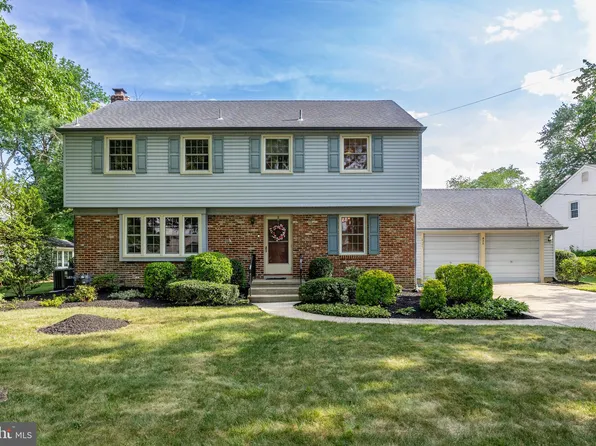 425 Wayland Rd, Cherry Hill, NJ 08034