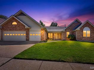 12928 Broadridge Ln, Florissant, MO 63033