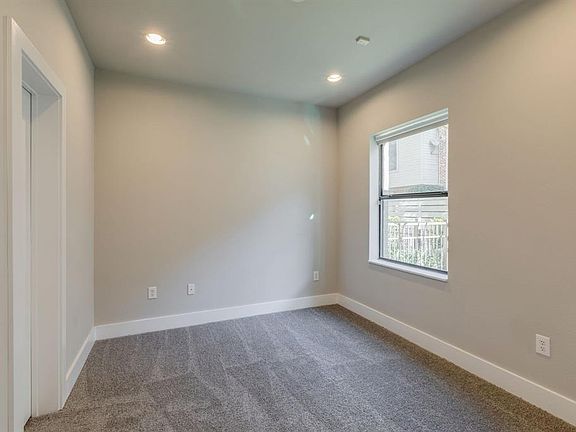 4th image of 4140 Newton Ave APT 16