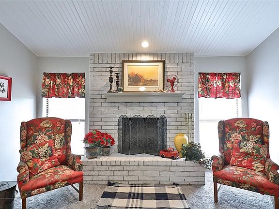 5th image of 571 Scotland Ct