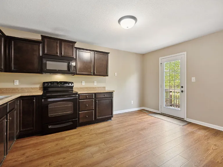 1723A Thistlewood Dr — Photo 13