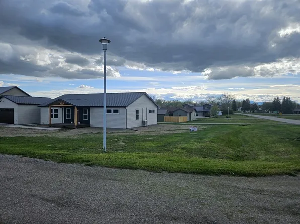 10 10th Ave NE, Choteau, MT 59422