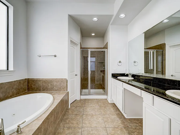 2364 Sperber Ln — Photo 8