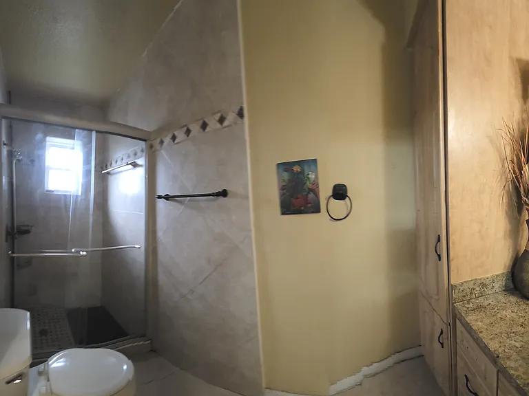 NW 21st Mnr — Photo 3