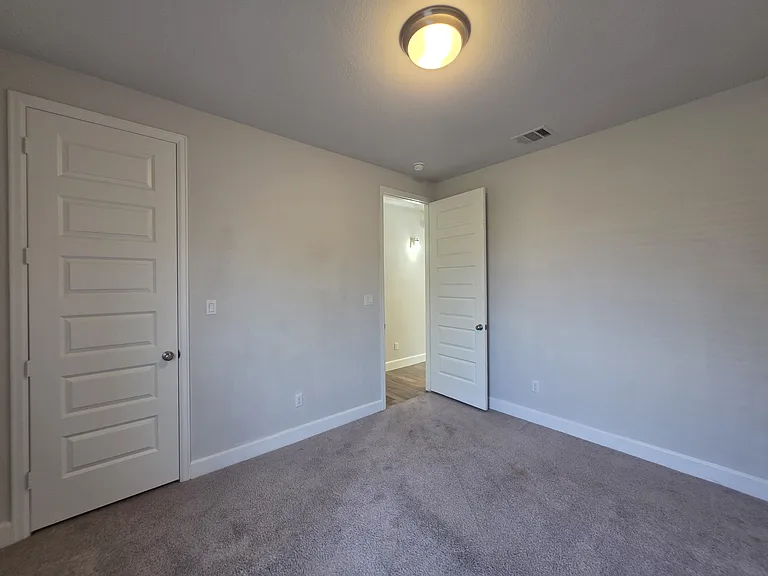 116 Rosemary Ct — Photo 12