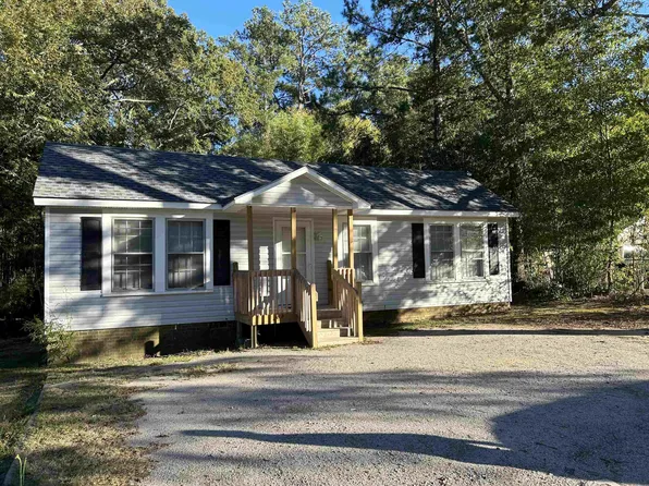 510 1st St, Laurinburg, NC 28352