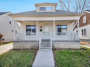 8176 Central Ave, Center Line, MI 48015