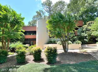 7828 Southdown Rd, Alexandria, VA 22308
