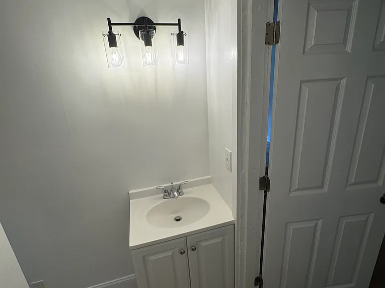 149 N Jane St #2 — Photo 6