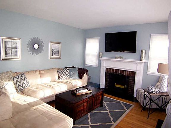4th image of 6111 Burlington Ave
