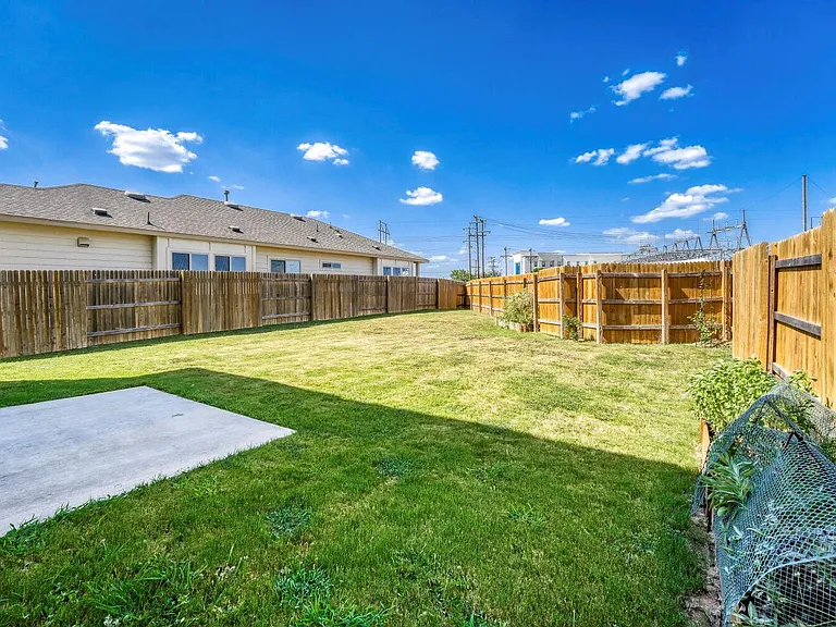 202 Driftwood Ln — Photo 21