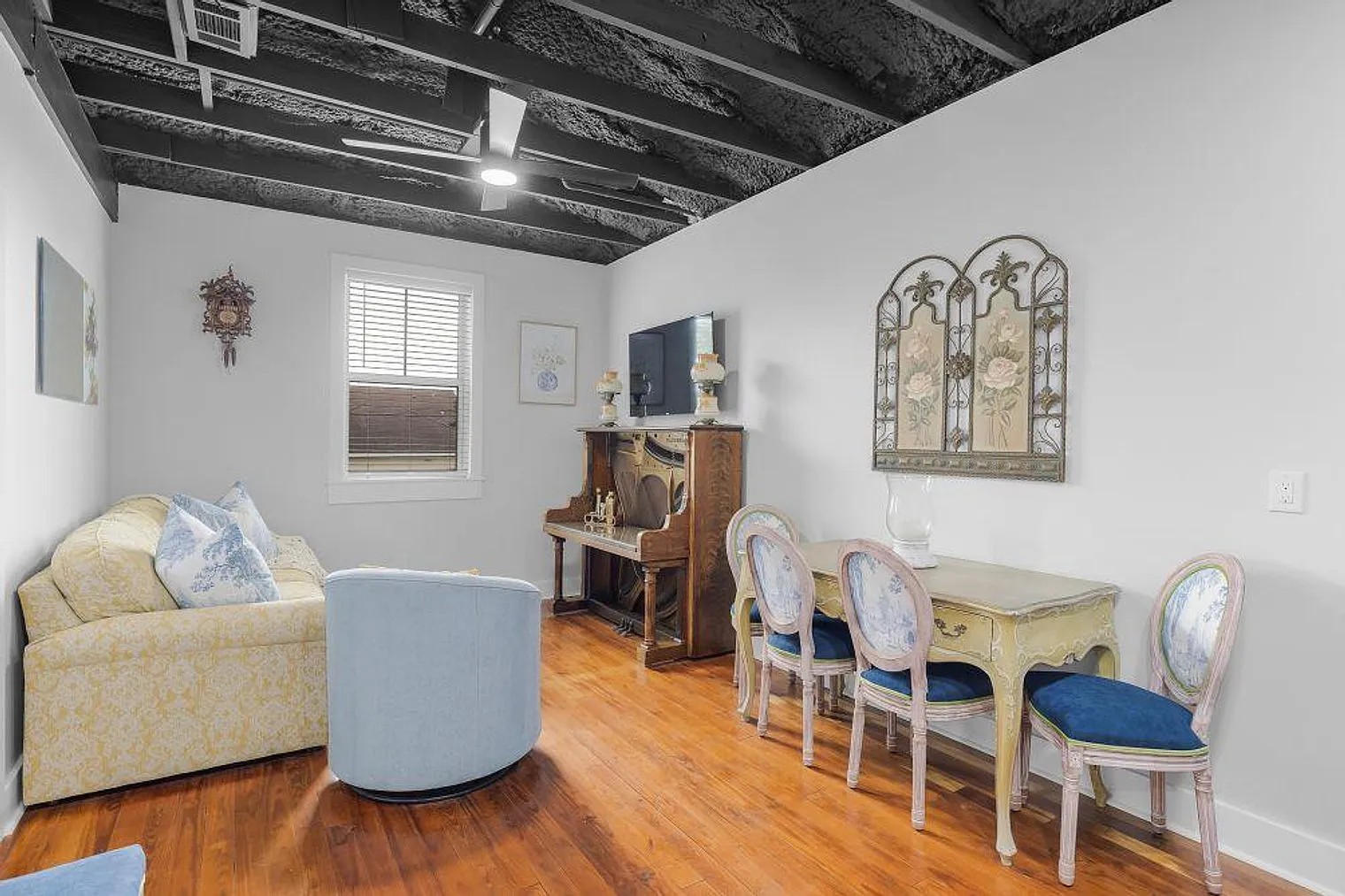 1 bed, 1.0 bath, 699 sqft, $4,200 — Photo 3