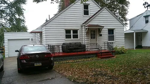 954 E 38th St Photo 1