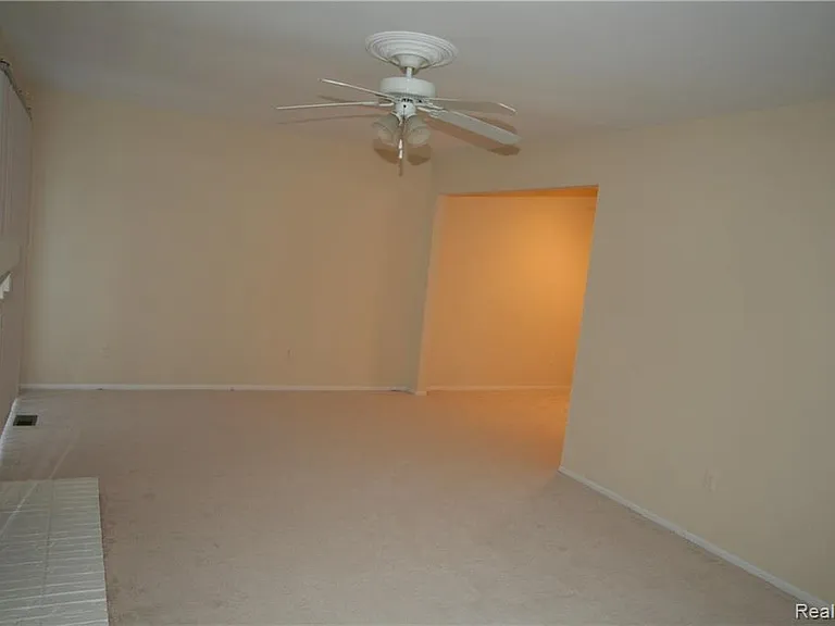 20871 Glen Haven Cir W — Photo 19
