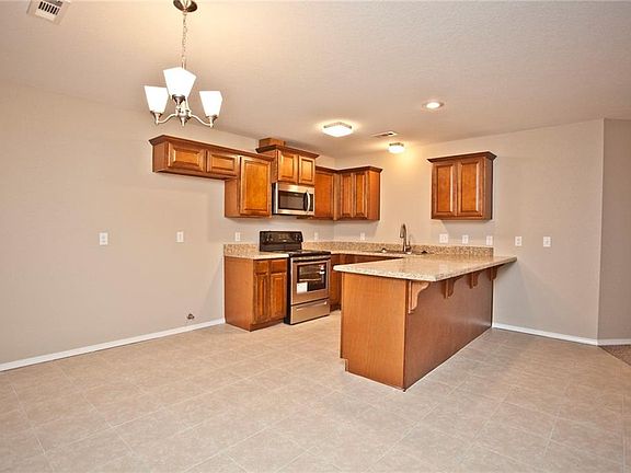 3rd image of 174 Killdeer Dr