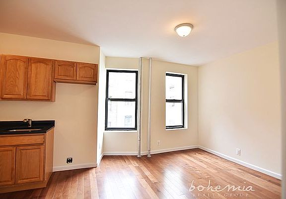 3rd image of 707 W 180th St APT 3B