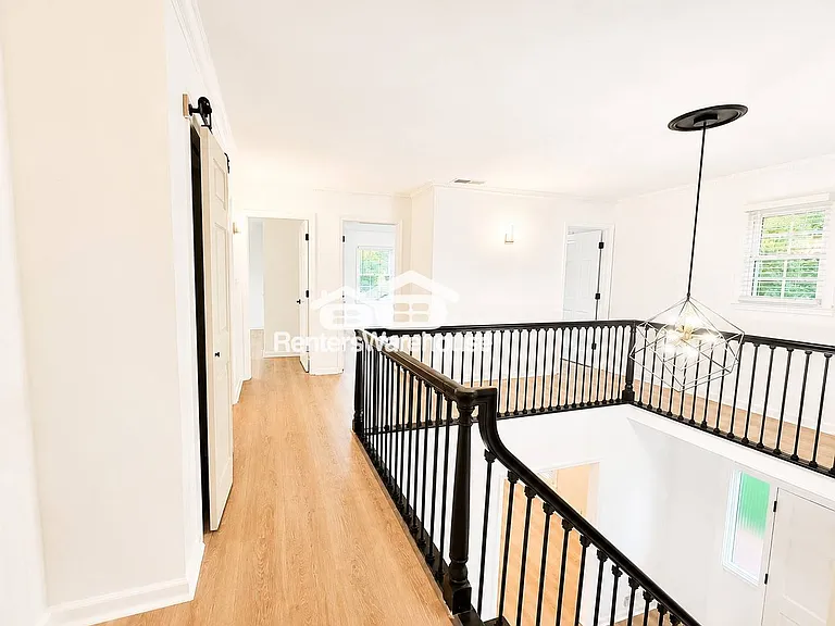 338 Travis St — Photo 25