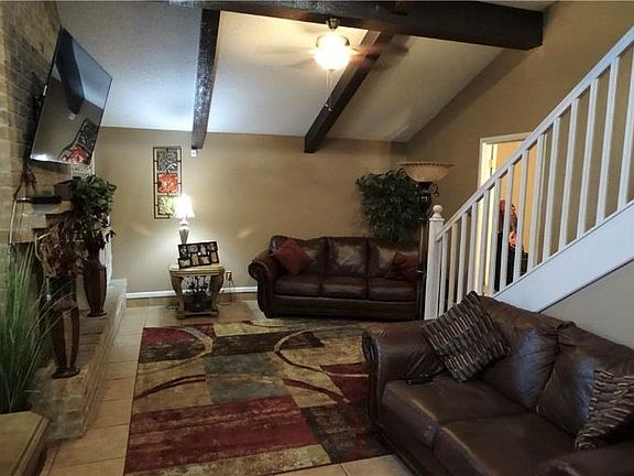 3rd image of 5033 Romford Dr