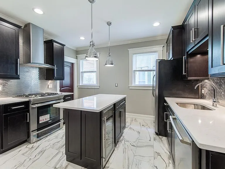21 Pleasant St #1 — Photo 1