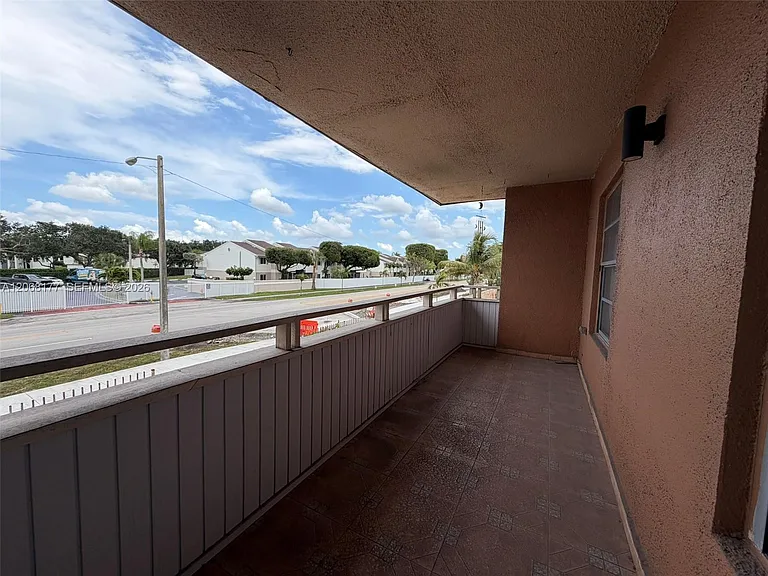 17650 NW 68th Ave #A2008 — Photo 24