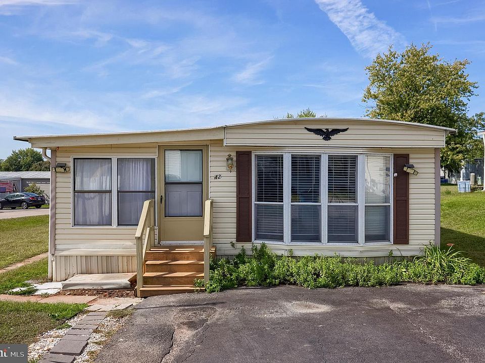 1st image of 42 Chesapeake Est