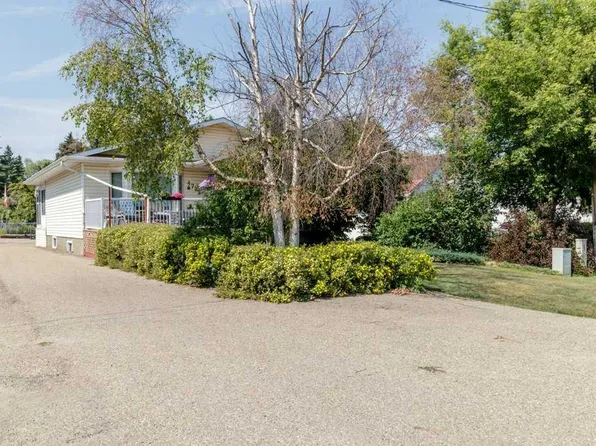 4732 E 48th St, Sylvan Lake, AB T4S 1M9