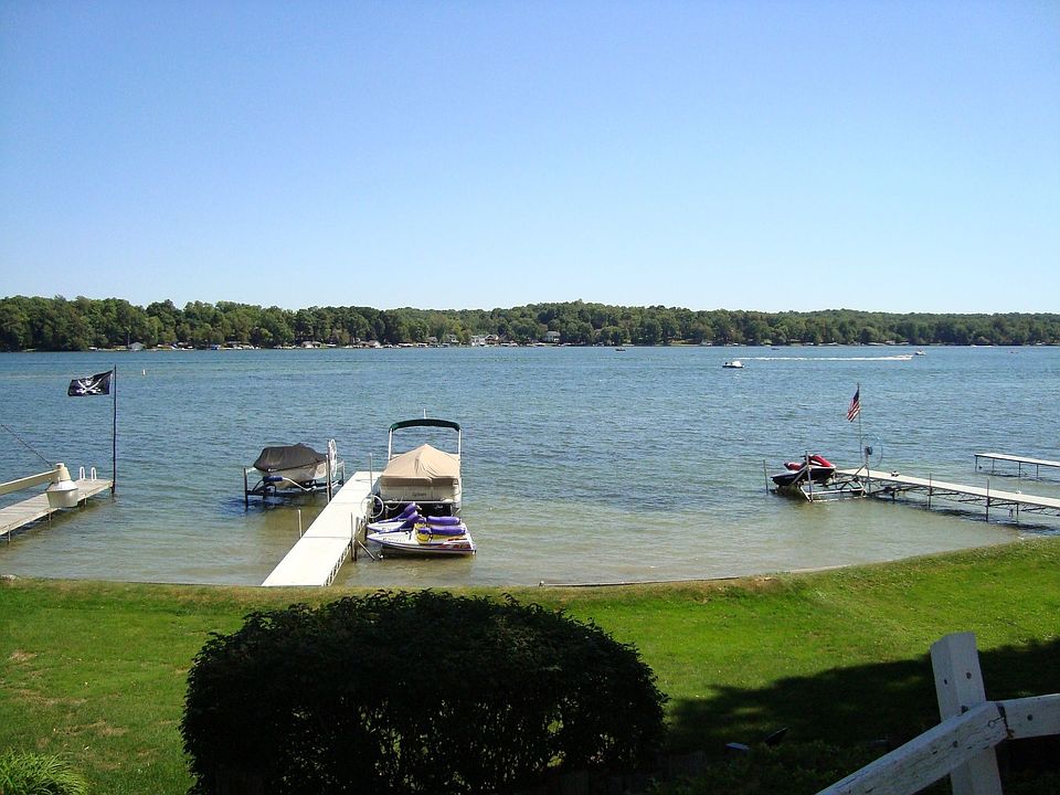 1st image of 5898 N Lake Dr