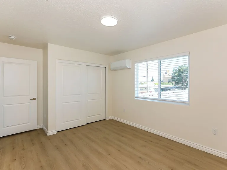 Spacious 3BR/2BA Home with Open Floor Plan, Garage & Washer/Dryer — Photo 38