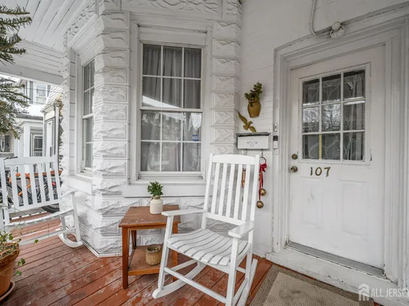 107 Market St, Perth Amboy, NJ 08861