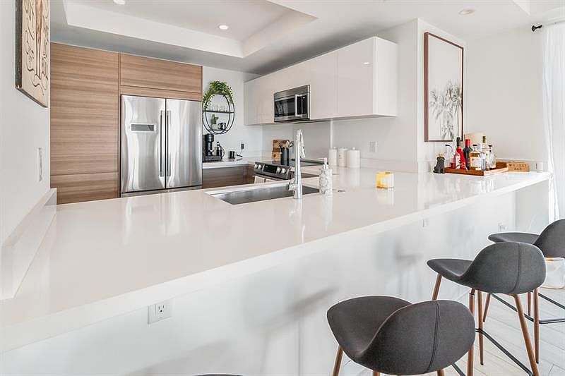 1st image of 51 SE 19th Ave #301
