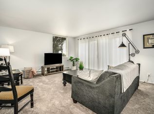 4000 California Ave SW APT 1A, Seattle, WA 98116