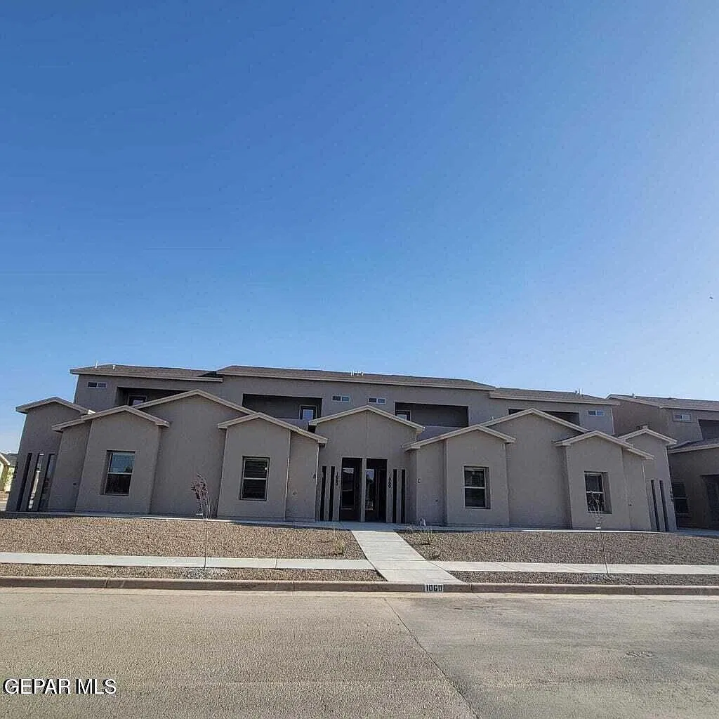 3 bed, 2.5 bath, 1346 sqft, $1,995 — Photo 4