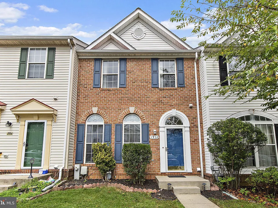 1952 Glenroths Dr