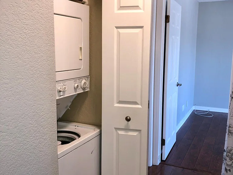 Stacked laundry center