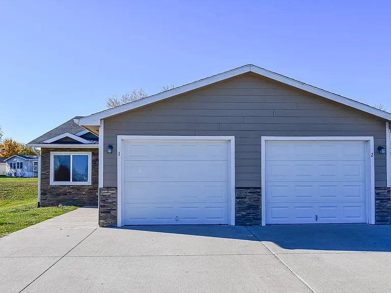 100 Deerwood Dr — Photo 23