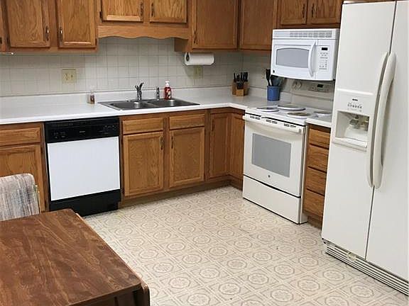 4th image of 1355 N Apple Lake Dr
