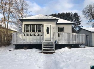 19 1st St, Proctor, MN 55810