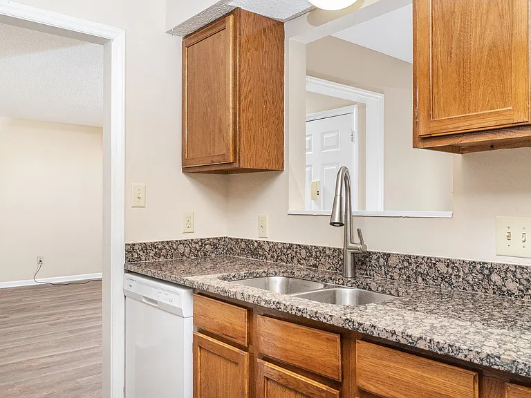 106 N Tunstall Ave — Photo 23