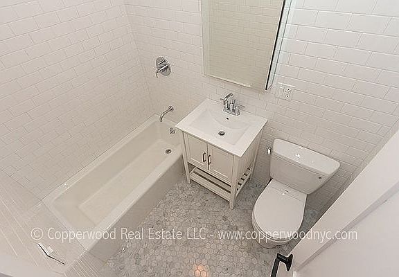 5th image of 121 E 82nd St APT 6