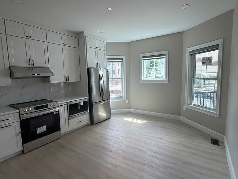 231 Highland Ave #6 — Photo 24