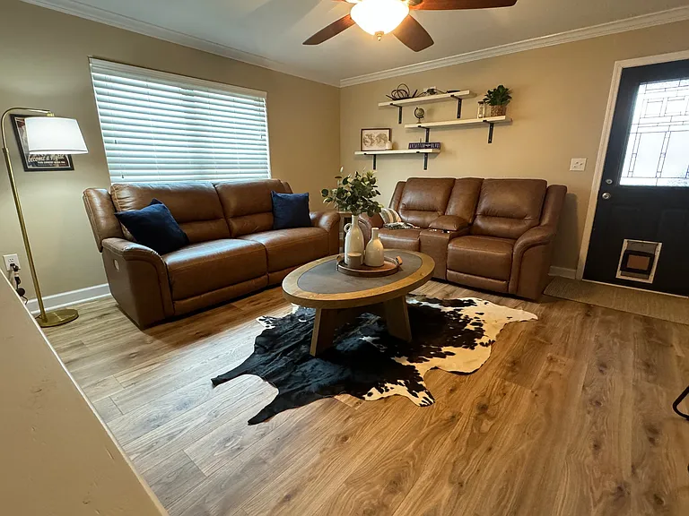 8061 Nora Ln — Photo 3