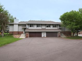 918 Evergreen Dr, Burnsville, MN 55337