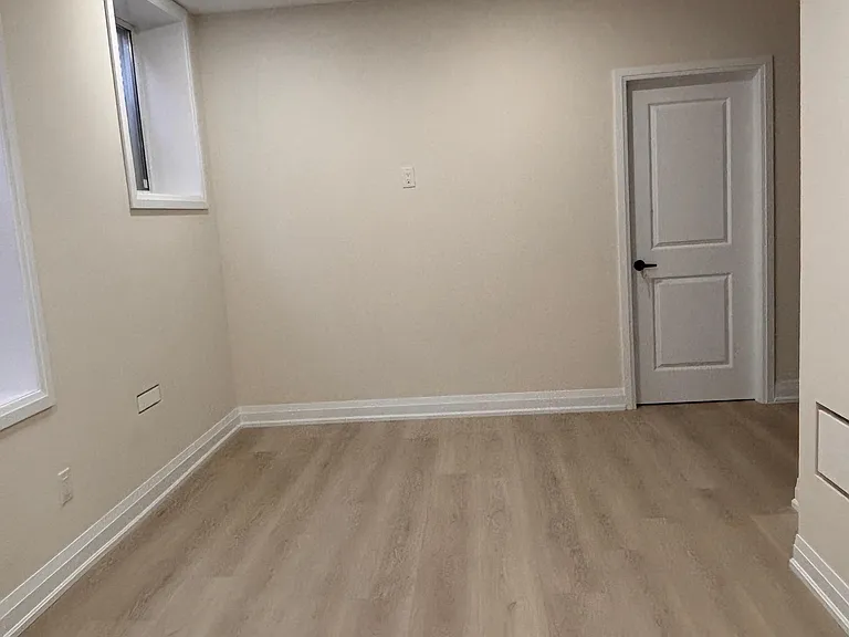 2445 Charles Cornwall Ave #BASEMENT — Photo 16