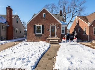 835 N Rosevere Ave, Dearborn, MI 48128