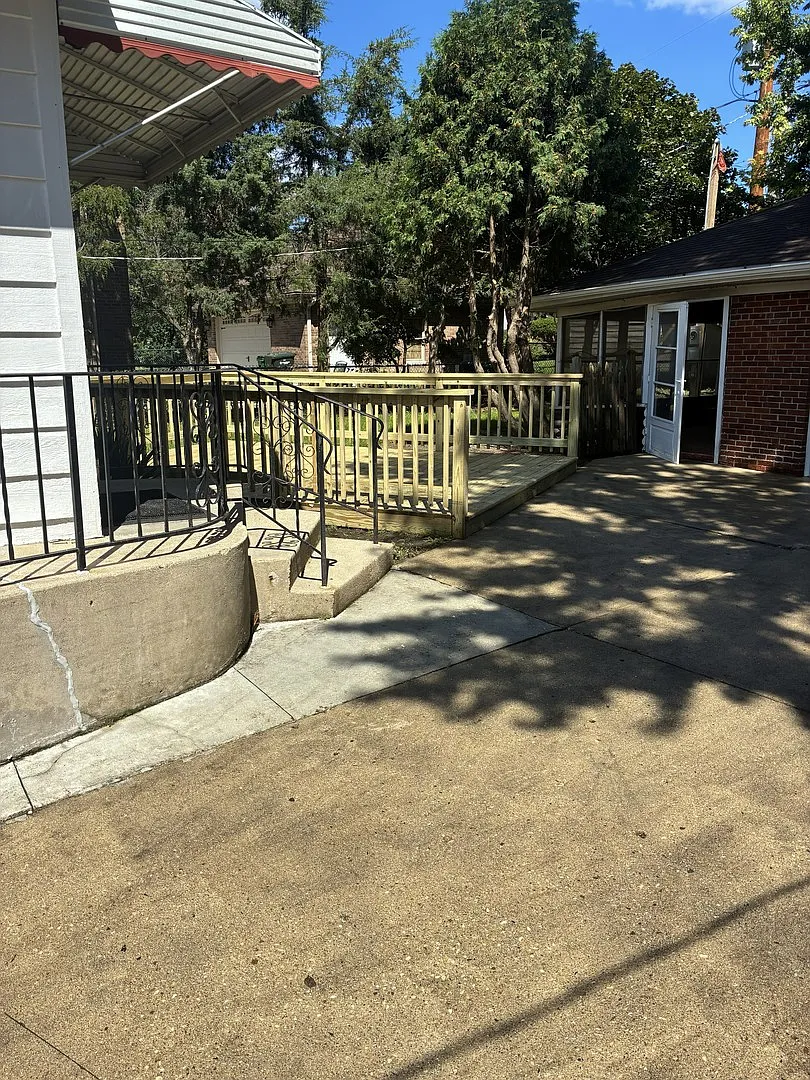 3 bed, 1.5 bath, 1200 sqft, $3,000 — Photo 3