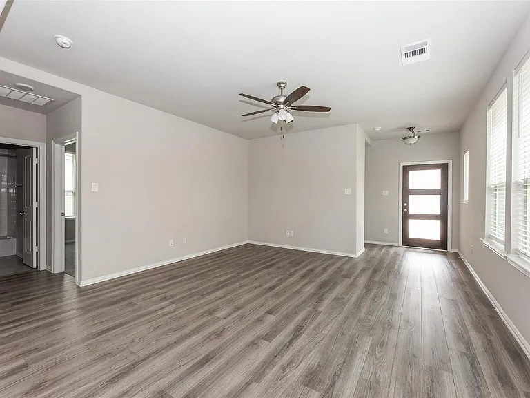 15211 Stuart Bat Cave Ln — Photo 4