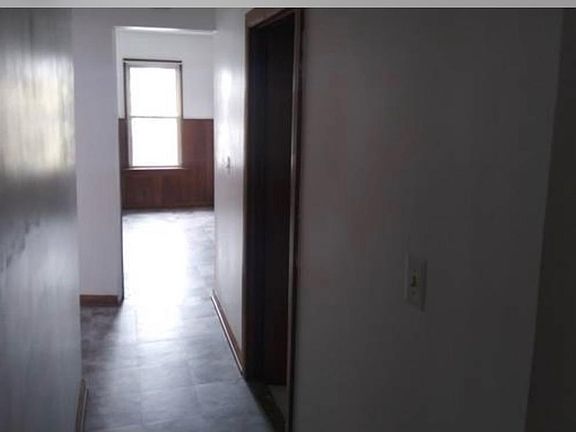 3rd image of 2160 Chatterton Ave