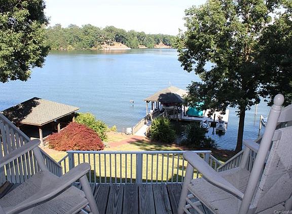 3rd image of 8473 Marina Ln #2